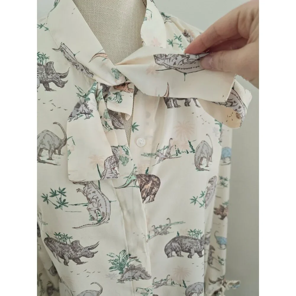 Modcloth Dinosaur Animal Print Miss Frizzle Ivory Bow Tie Button Up Blouse S Top - Picture 4 of 11